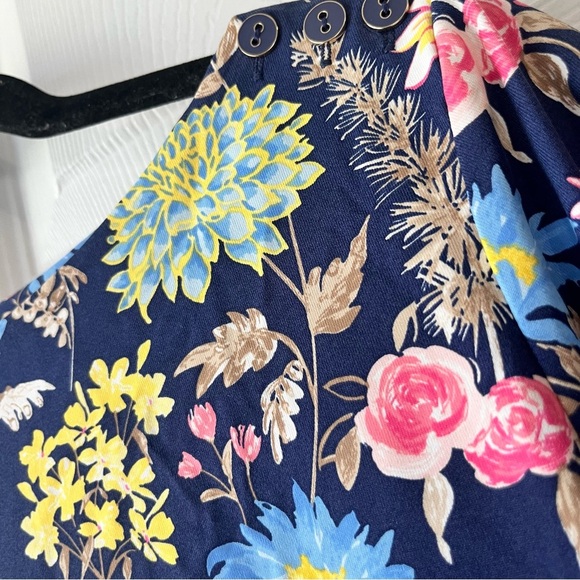 Sold - Picture 3 of 6